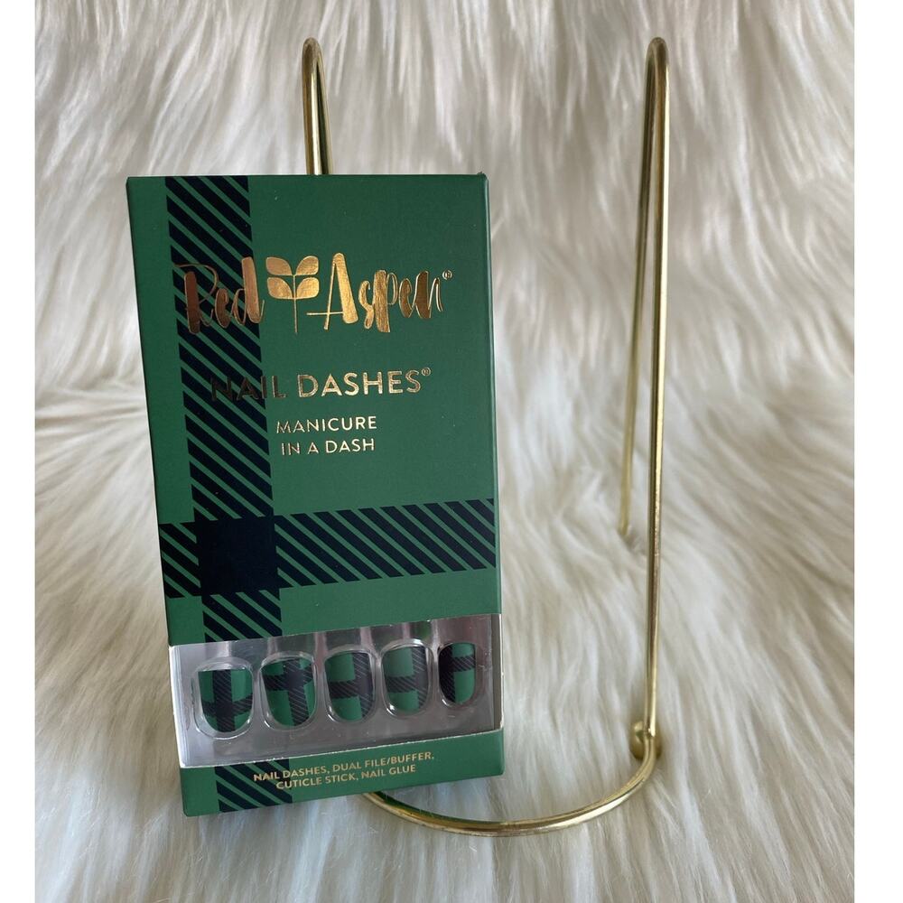 Red Aspen Nail Dashes- Timber, Tish (Green and Black Plaid Short Nail Dashes)